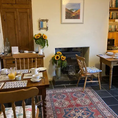 The Old Post House 3*